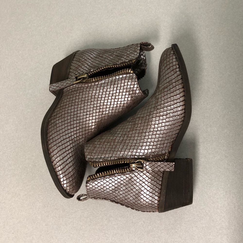 Very G Twinkle Booties